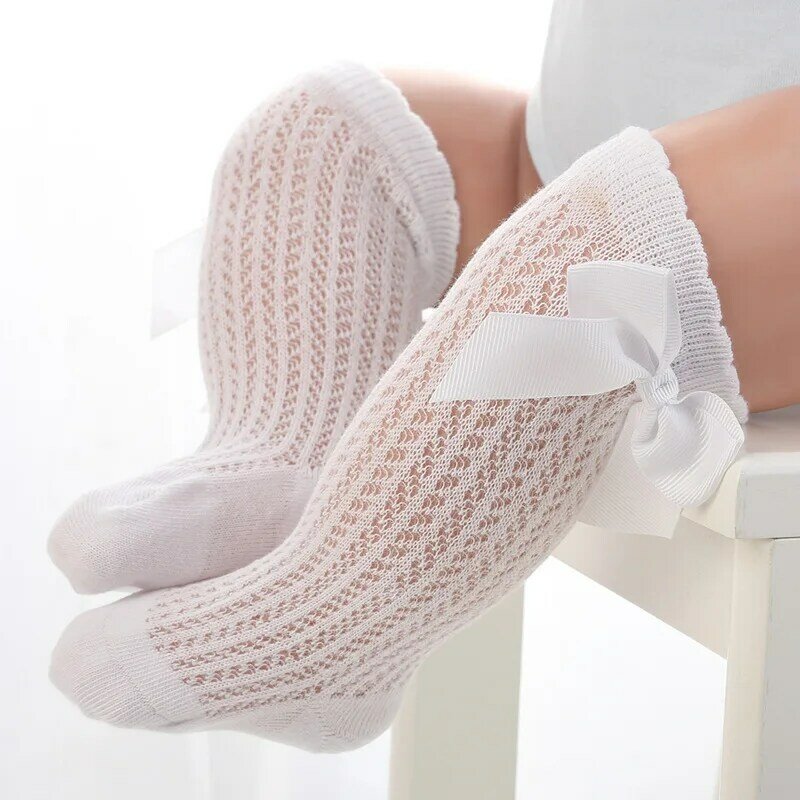 Calcetines de verano para niñas pequeñas, con lazo calcetín largo hasta la rodilla, malla de algodón suave, estilo español, medias de encaje ahuecadas de 0 a 12 meses