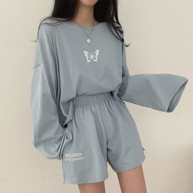 Setelan baju celana pendek + kaus lengan panjang wanita, pakaian musim panas motif kupu-kupu dua potong gaya Korea kasual longgar