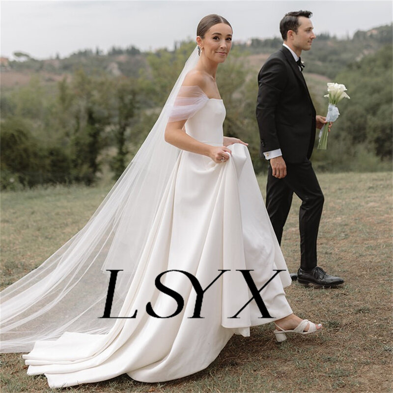 LSYX gaun pernikahan lipat sederhana bahu terbuka untuk wanita ritsleting belakang elegan A-Line Court Train gaun pengantin buatan khusus