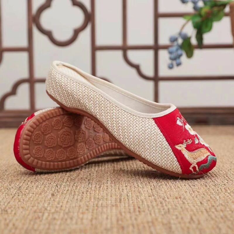 Baotou sandal hak rendah kanvas wanita, sandal bordir sol lembut anti selip, sandal rumah musim panas untuk wanita