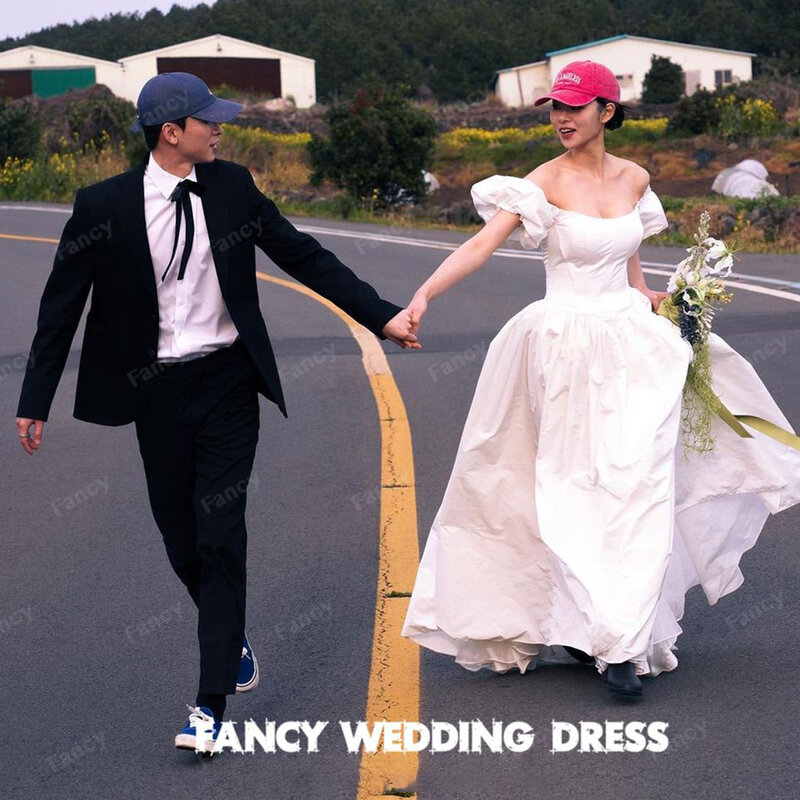 Fantazyjna koreańska suknia ślubna z odkrytymi ramionami sesja zdjęciowa długość do podłogi tafta suknia ślubna z linii kości słoniowej, wyszyta na zamówienie