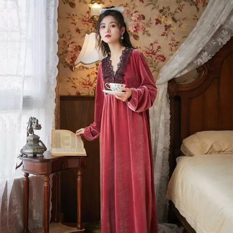 女性のための長袖の豪華なナイトドレス,暖かいパジャマ,宮殿スタイル,金色のベルベット,冬