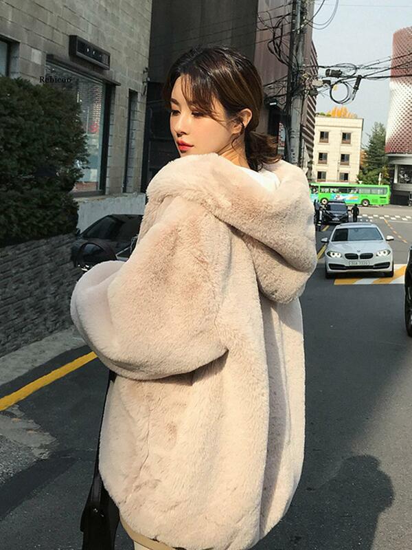 Jaket Bulu Palsu Longgar Putih Lembut Hangat Berbulu Musim Dingin Wanita Lengan Panjang Hitam Zip Up Bulu Palsu Jaket Hoodie Korea