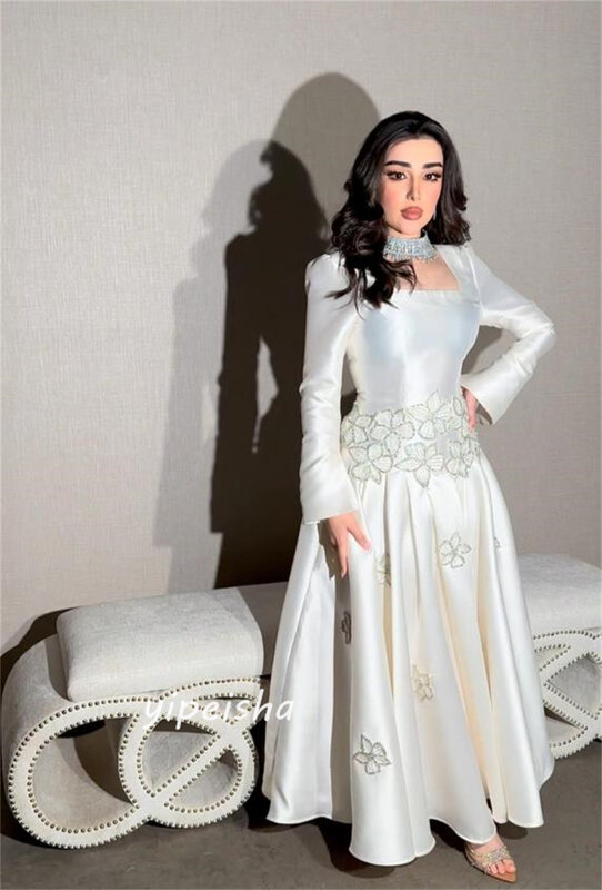 Gaun Prom Arab Saudi Satin Applique terbungkus A-line kerah persegi Bespoke gaun acara gaun lengan panjang