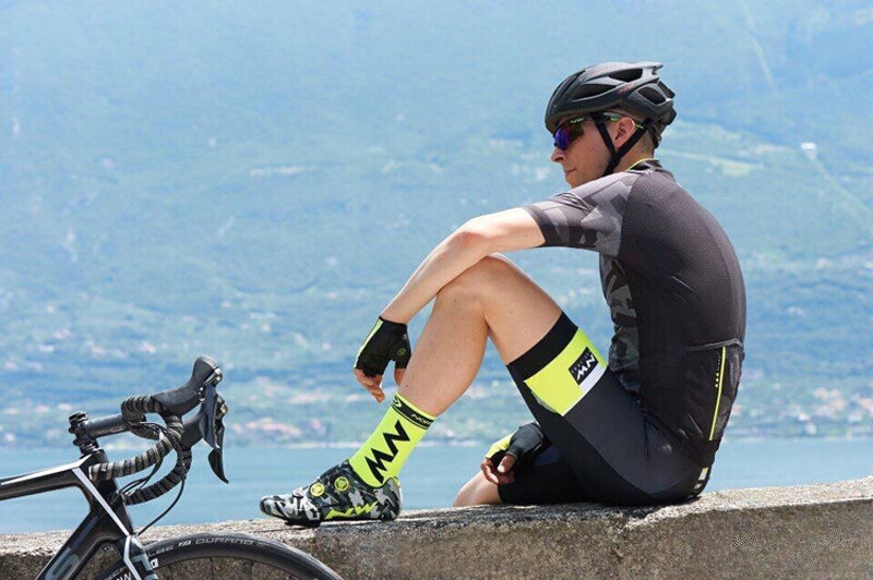 MagiMobo-Calcetines de tubo medio para hombre, medias transpirables de nailon para exteriores, correr, escalar, ciclismo, bicicleta de montaña y baloncesto