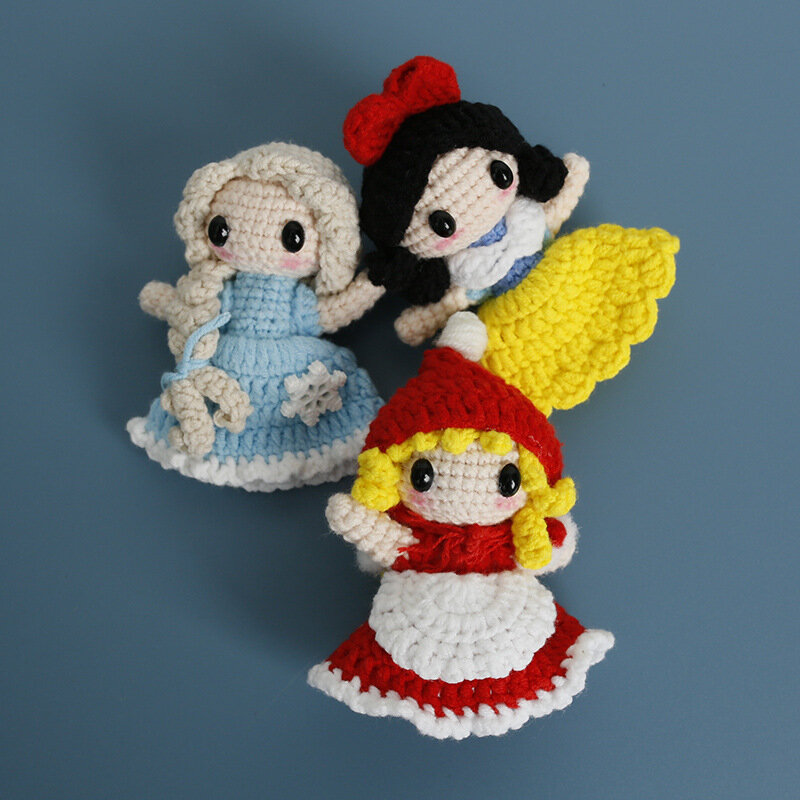Serie princesa muñeca tejida a mano DIY lana ganchillo dibujos animados lindo teléfono móvil coche llavero o mochila colgante