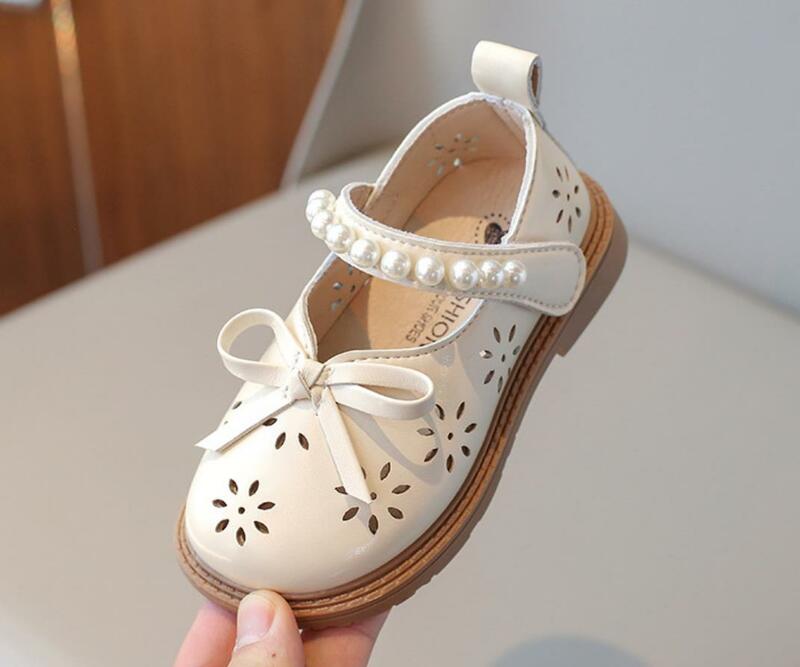 Sapatos de couro feminino com arco de sola macia, sandálias de pérola oca respirável, sapato princesa para criança, infantil, primavera, verão, 2021
