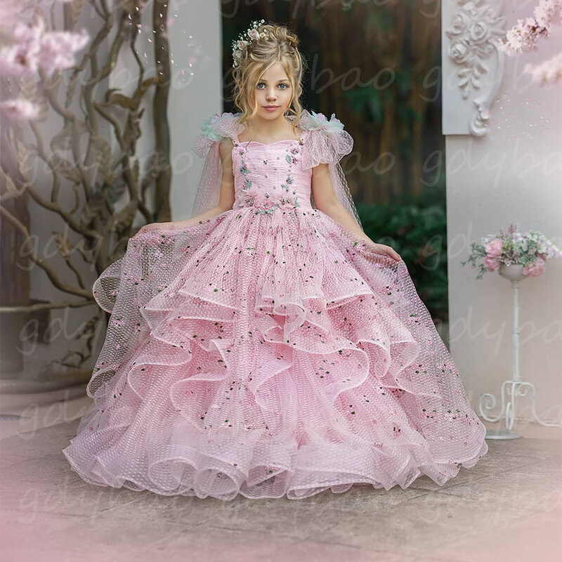 ピンクのレイヤードチュールふくらんでいる女の子のドレス、キラキラ光るレース、アップリケ、誕生日パーティー、初聖体、ボールガウン、結婚式