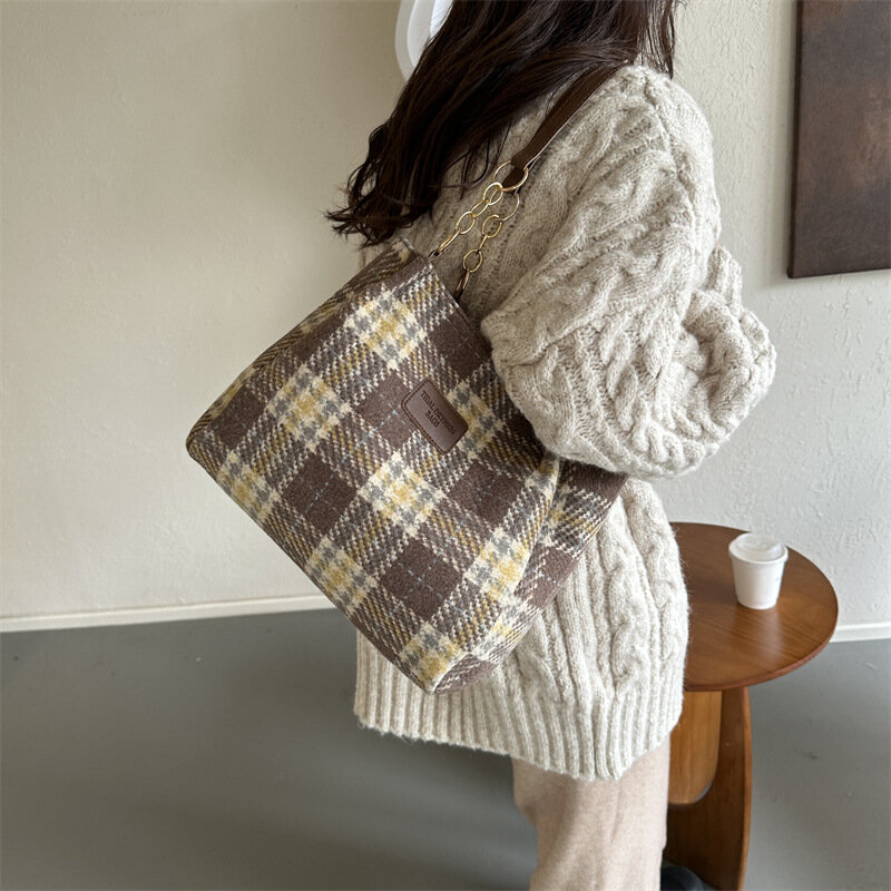 Bolsa de ombro xadrez de lã versátil, grande capacidade, bolsa de inverno, nova