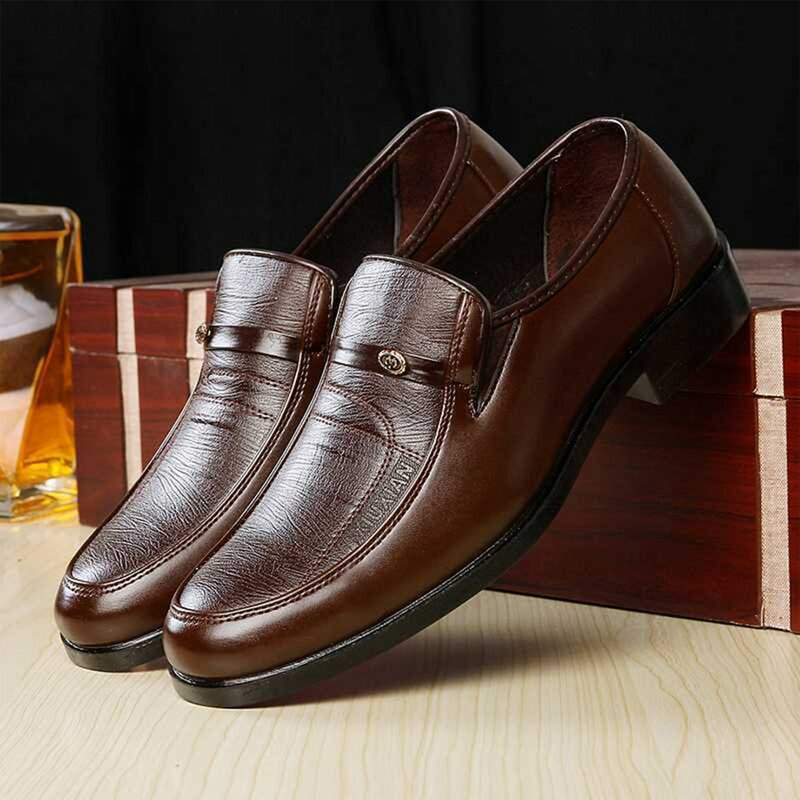 Męskie buty skórzane w brytyjskim stylu biznesowe czarne Pu skórzane buty na co dzień płaskie buty wygodne jednonogi wkładane mokasyny
