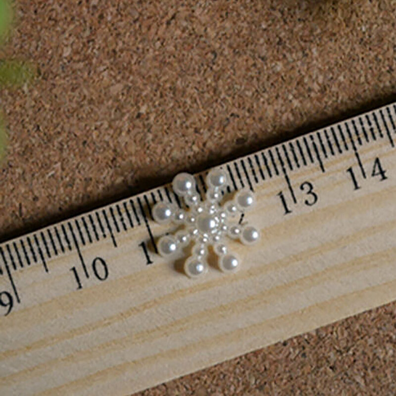 100 szt. Białe perły z żywicy płatek śniegu ozdoby na telefon do scrapbookingu rękodzieło 12mm