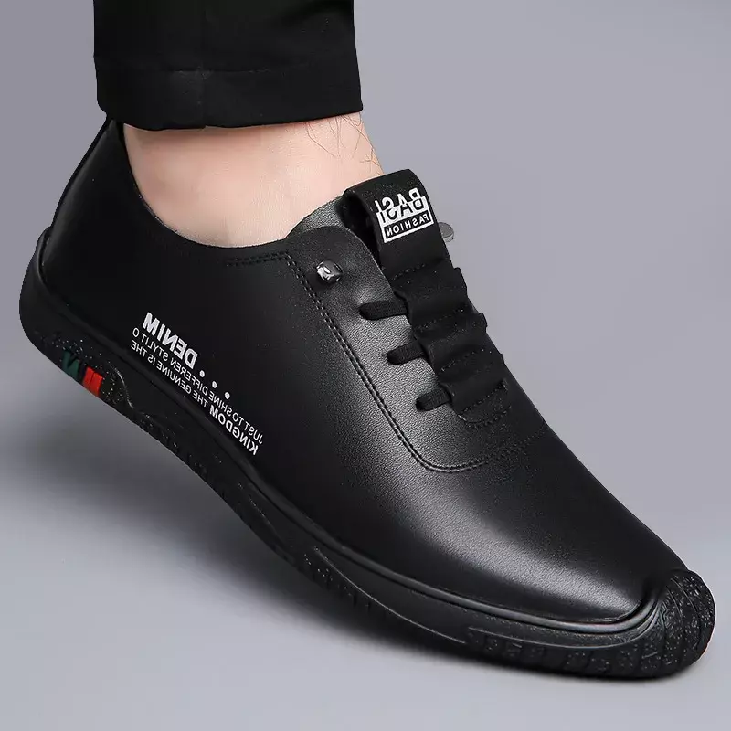 Slip-on Men's Light Loafers Spring Autumn Outdoor Walking Man Board Shoes Comfortable Male Casual Leather Shoes