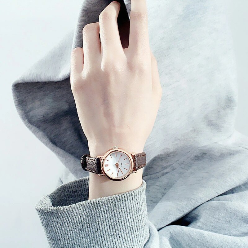 Modny kwarcowy damski zegarek minimalistyczny okrągła tarcza małe skórzane kwarcowy zegarek na prezent urodzinowy dla dziewczyny