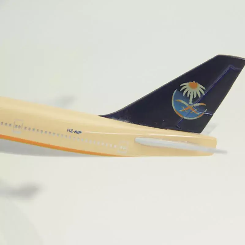 Finished Alloy Simulation Aircraft Model, Static Collectible Toy Gift, 1:400 Scale, Saudi B747, 16cm, Original
