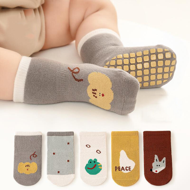 Meias de algodão macio antiderrapante para bebê, meias curtas com solas de borracha, design dos desenhos animados, para a primavera e outono