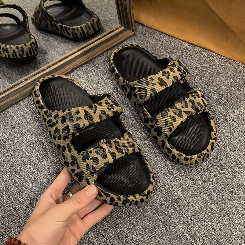 Zapatillas de plataforma con estampado de leopardo para mujer, sandalias informales de suela gruesa para interiores y exteriores, zapatos de playa para parejas, Verano