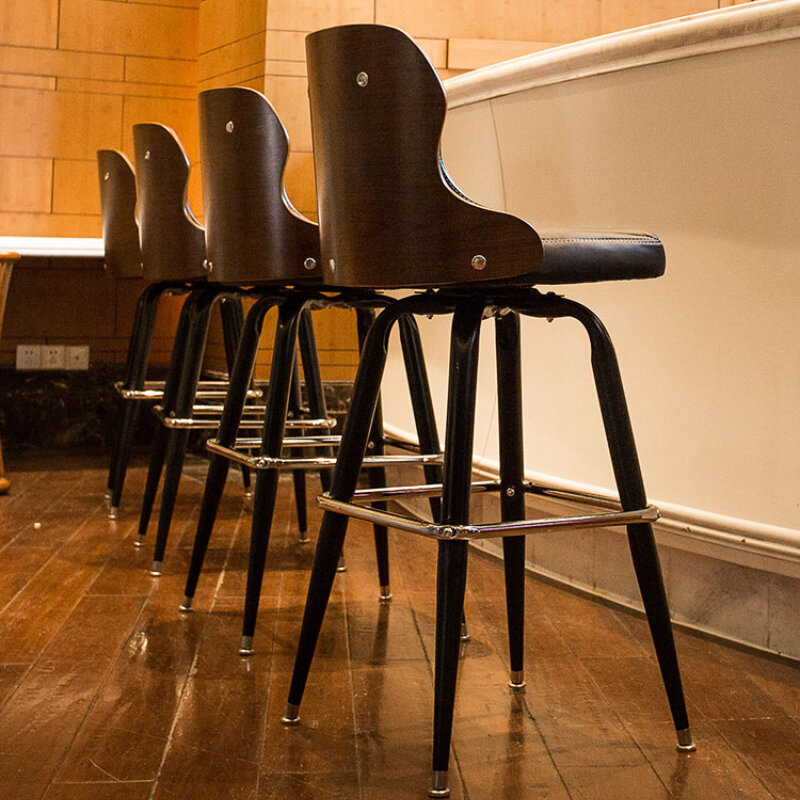 Скандинавские барные стулья для кухни, спинка из твердой древесины, кованые шарнирные барные стулья, кожаный высокий стул, вращающийся барный стул с корпусом GM