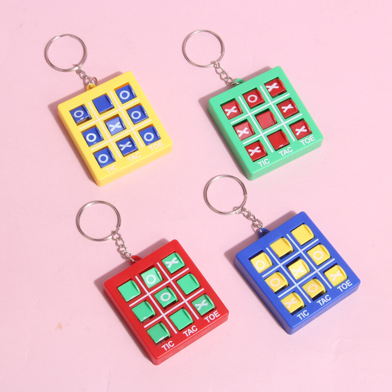 1 buah bunga Mini Tic-tac-toe gantungan kunci permainan liontin teka-teki dekompresi XO berputar permainan catur mainan anak-anak
