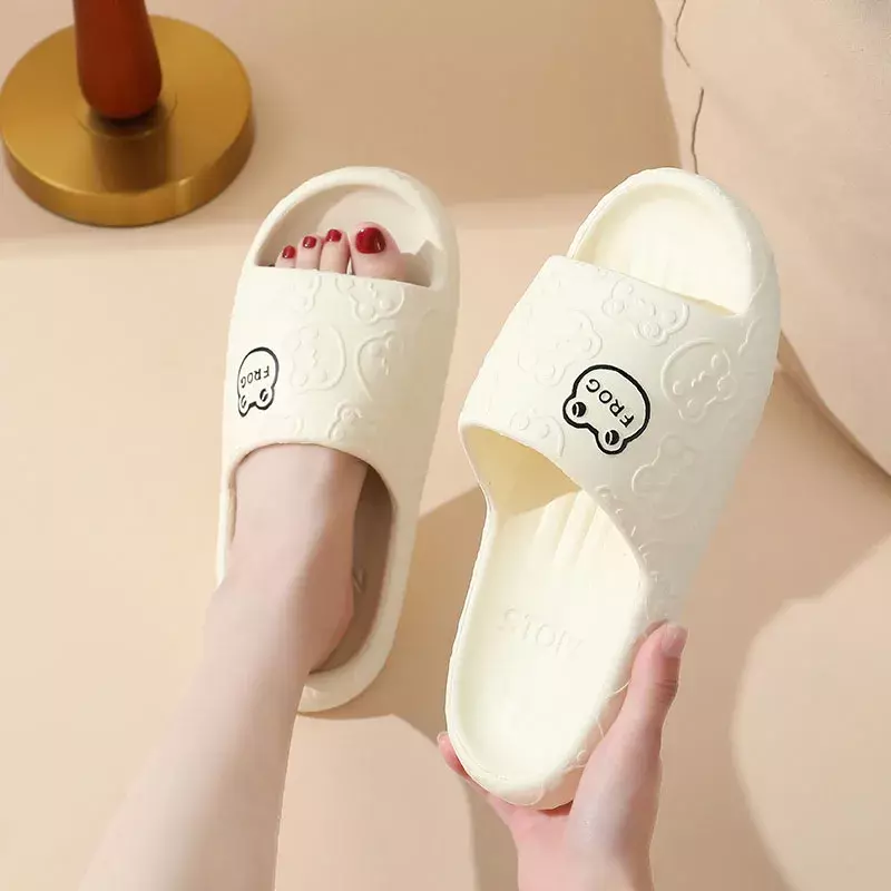 New Fashion Cartoon frog Slippers Summer Women's Soft soled anti slip bathroom slippers EVA Outdoor thick soled beach slippers