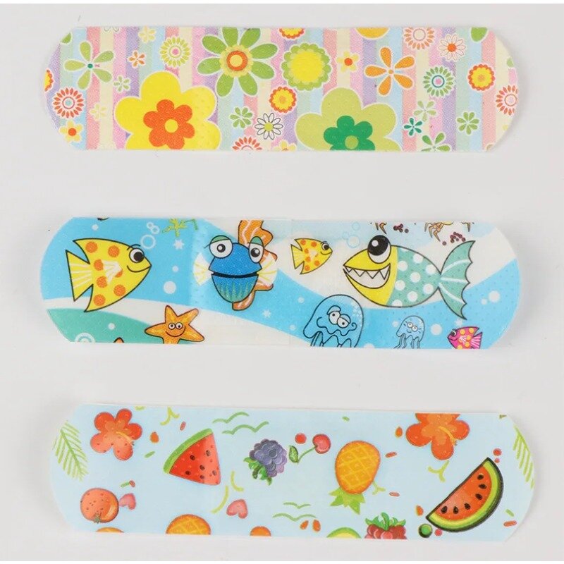 100pcs Cartoon Pattern Waterproof Hemostasis Adhesive Bandages Wound Plaster First Aid Emergency Kit Band Aid Stickers for Kids