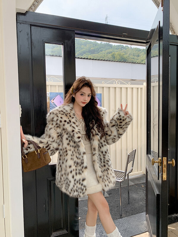 Cappotto di pelliccia da donna addensato caldo leopardo stampa pelliccia moda sciolto di media lunghezza imitazione volpe stampa leopardo risvolto autunno e inverno