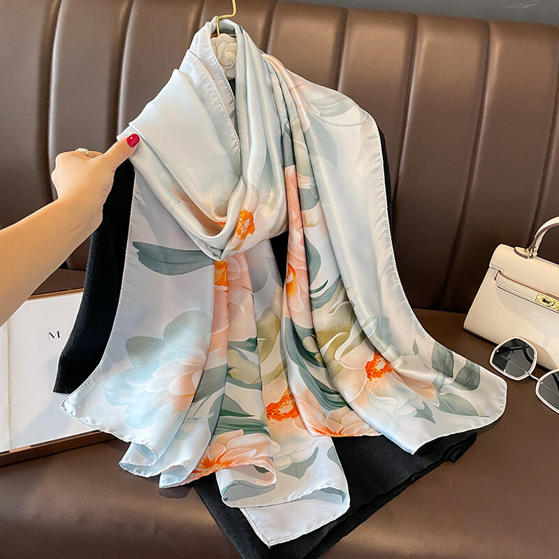 Luksusowy duże szale satynowe wykończenie, pyłoszczelny ręcznik plażowy 180x90cm 2024 styl Bandanna popularne szale jedwabne przeciwsłoneczne z nadrukiem