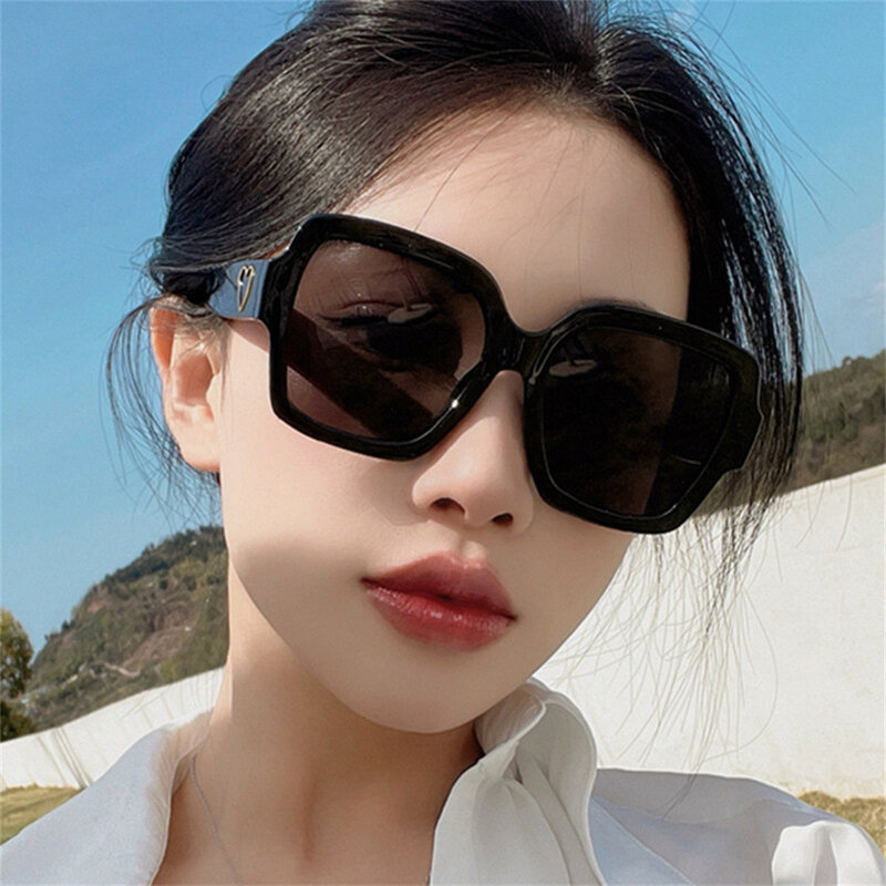 Retro Fashion Large Frame Sunglasses Square High-grade Sun Glasses Men Women Outdoor Shades UV400 Sunglasses One Piece Design