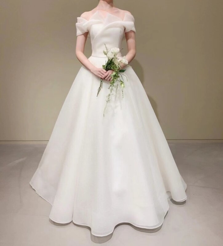 Elegant 2023 New Design Ivory Wedding Dress Off-Shoulder V-neck Floor Length Short Sleeves Organza 웨딩드레스 A-Line Backless Korean