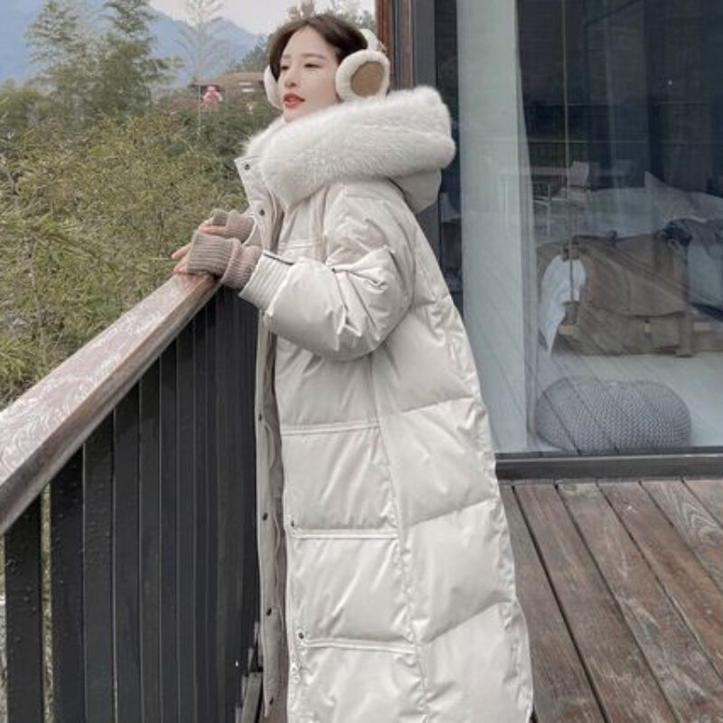Jaket panjang wanita, mantel parka berkerudung mode hangat tebal, pakaian luar kerah bulu rubah panjang di atas lutut musim dingin 2023