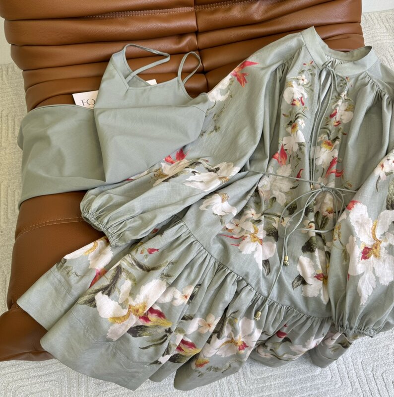 2024 Ladies New Retro Elegant Sweet Resort Style Wide Version Lace Up Tight Waist Printed Dress