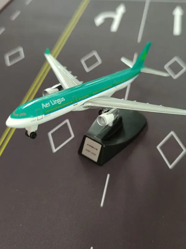 Airbus A330 موديل أخضر ، Aerlingus ، هدية للأولاد