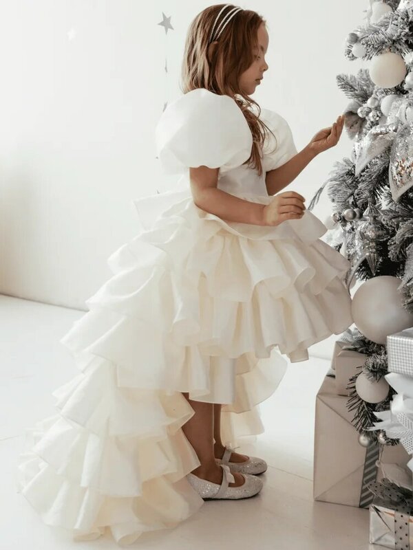 Flower Girl Dresses Beige Solid Tiered With Bow And Tailing Short Sleeve For Wedding Birthday Party Holy Communion Gowns