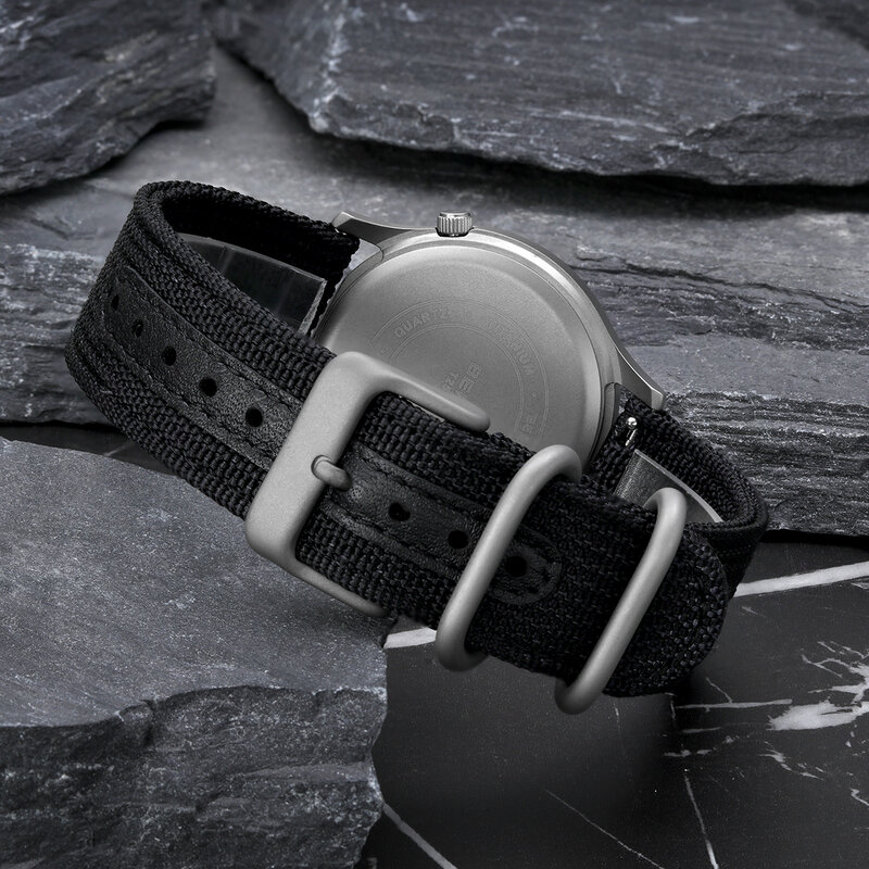 BERNY Titanium Watches for Men Classic Mens Field Pilot Watch Easy Read Outdoor Quartz Wristwatch Super Luminous Sapphire 5ATM