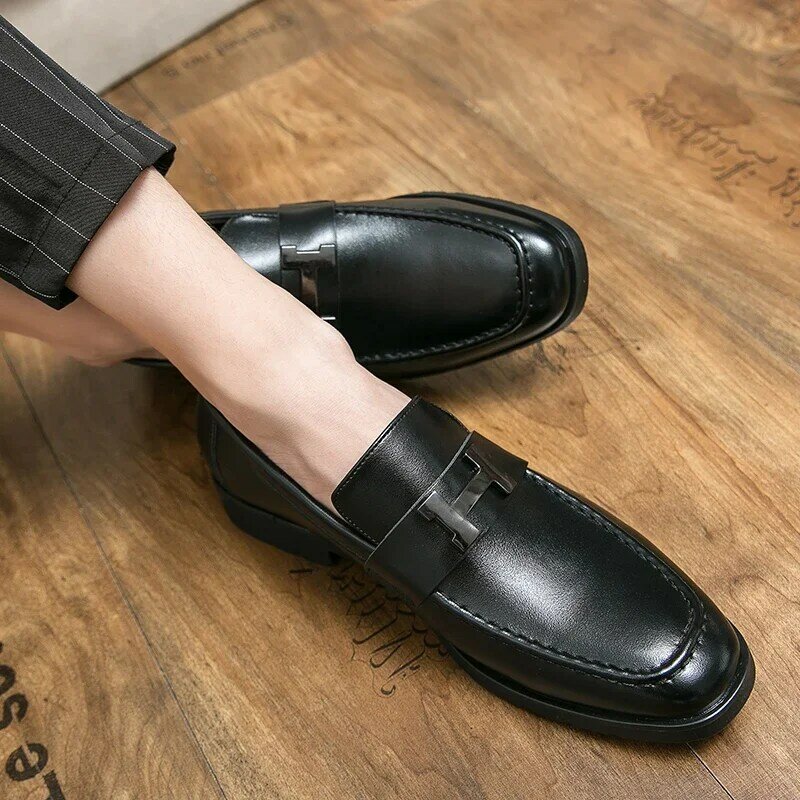 ชุดเดรสรองเท้าหนังของผู้ชายสไตล์วินเทจแบรนด์หรูรองเท้าหนังแท้รองเท้า Comfort ลำลองสำหรับผู้ชายสำหรับงานแต่งงาน