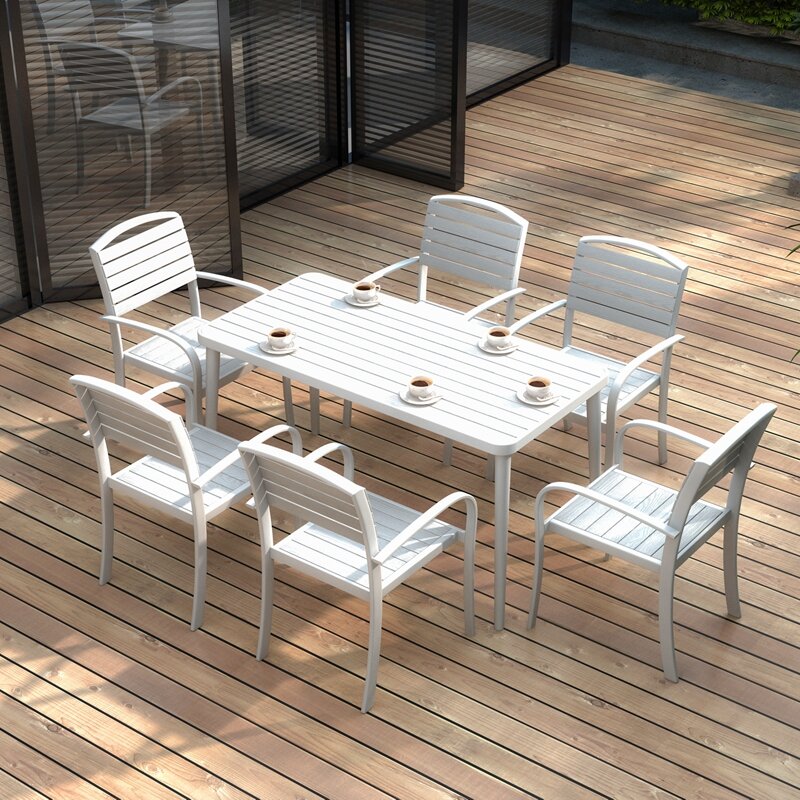 Maßge schneiderte Tisch und Stühle im Freien, Innenhof, ländliche Hof terrasse, westliches Restaurant im Freien, Tisch und Stühle aus Kunststoff holz