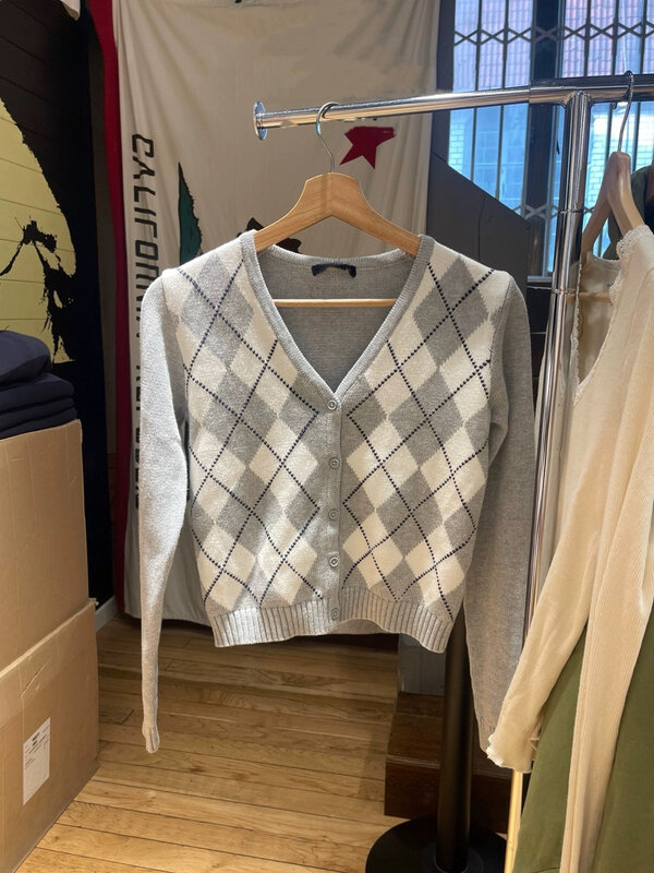 Wiosna V-neck Bawełniany sweter z guzikami Tops Vintage Sweet Preppy Style Cardigans Y2k Grey Argyle Slim Short Cardigan Sweater Women