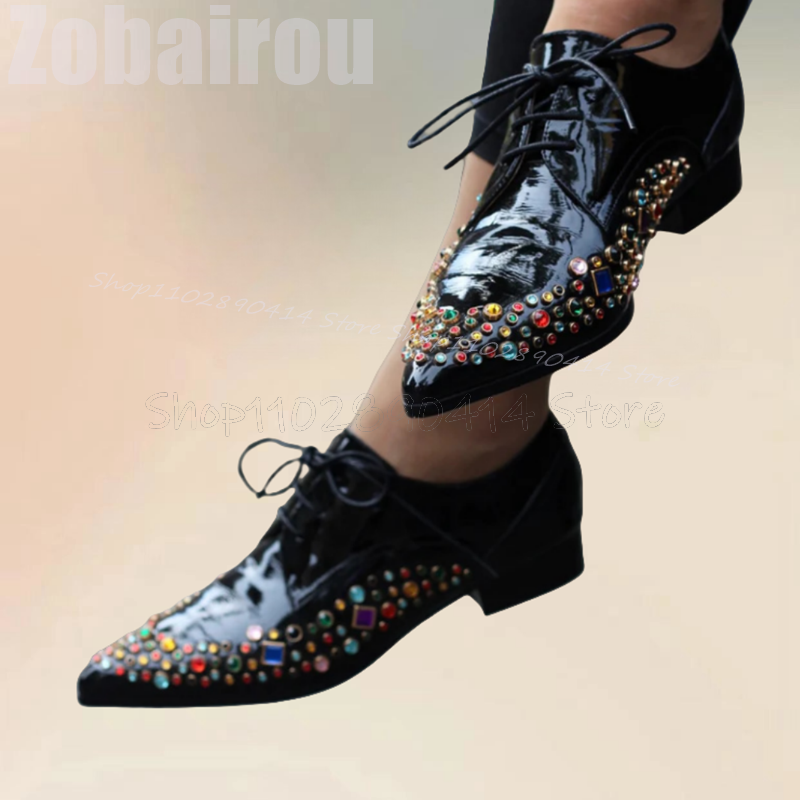 Kolorowy kryształowy wystrój Czarny szpiczasty nosek Strappy Męskie buty Moda Sznurowane buty męskie Luksusowe ręcznie robione bankietowe męskie buty codzienne