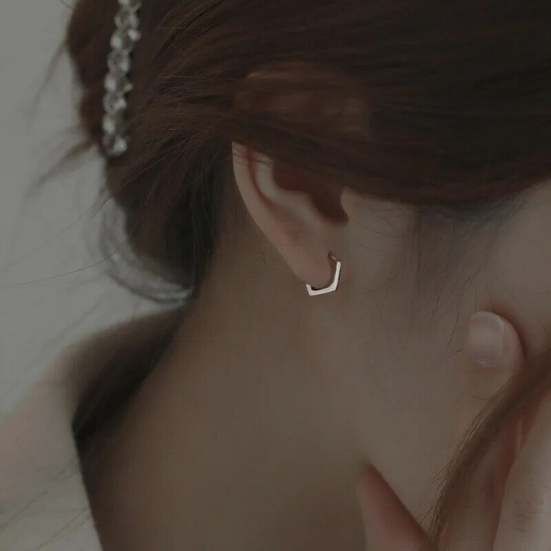 Hoop Ohrringe Für Frauen Teens Mode Klassische Geometrische Metall Silber Farbe Ohr Partner Student Mädchen Kleine Huggies Schmuck Geschenke
