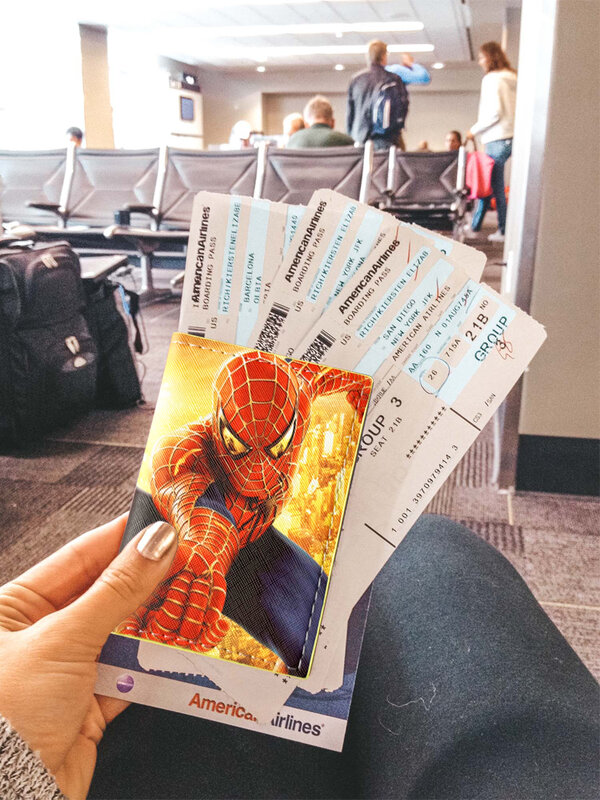 Funda de pasaporte de superhéroes de Disney, soporte de pasaporte de viaje de los Vengadores para hombres, funda de tarjeta de visita con función de cuero, tarjetero de identificación Spider - Man Capitán de los Estad