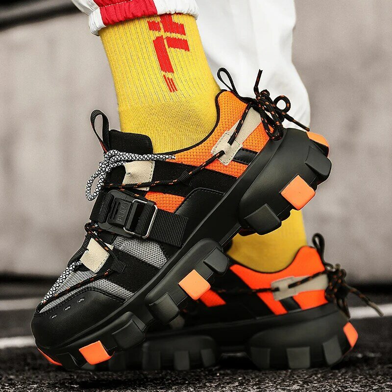 2024 BKQU Sneakers uomo casual scarpe da uomo tenis scarpe di lusso Trainer Race scarpe traspiranti mocassini alla moda in esecuzione per gli uomini