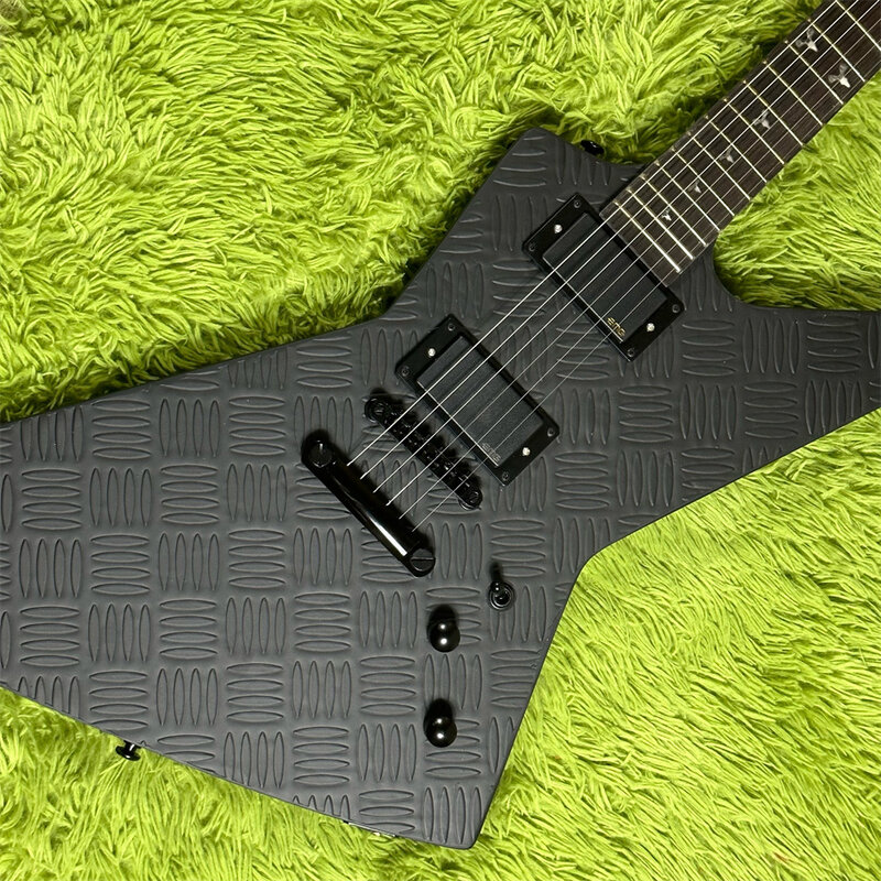 In stock High Quality Black electric guitar  Order will be shipped immediately guitars guitarra