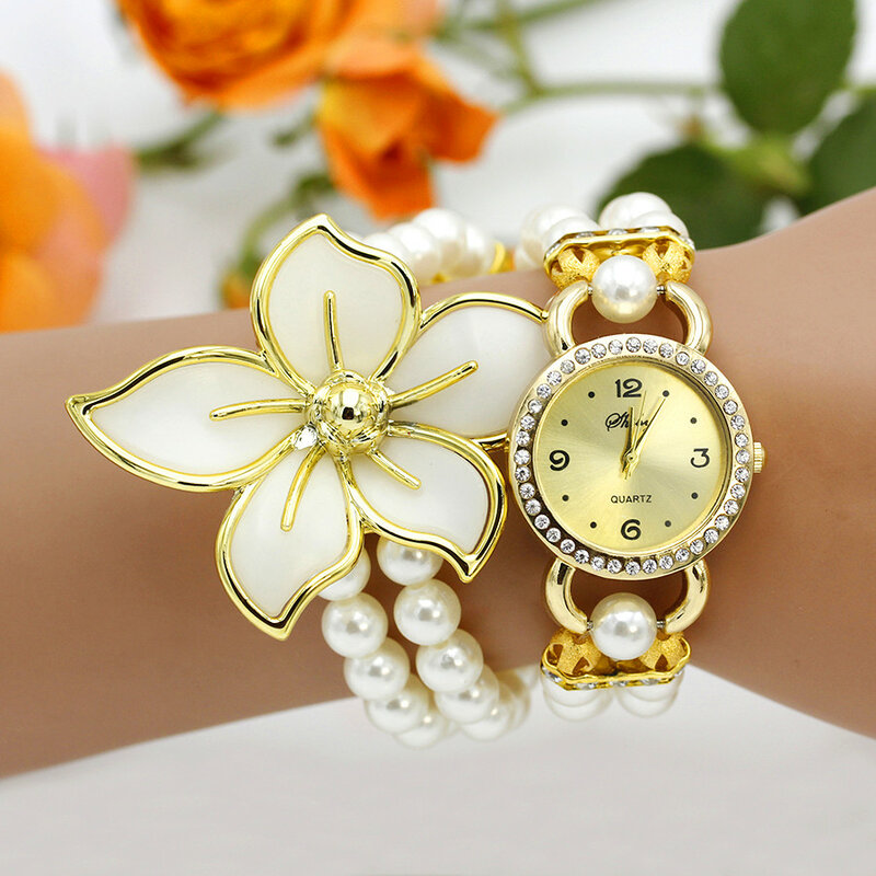 Часы женские кварцевые с жемчужной цепочкой и браслетом с белыми цветами