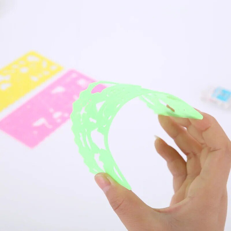 Moda 4 pçs conjunto multifuncional desenho régua plástico macio oco padrão modelo crianças estudante criativo papelaria presente