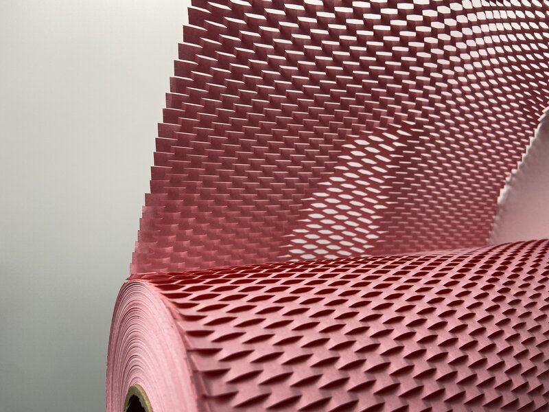 สีชมพูบรรจุภัณฑ์กระดาษ Honeycomb กันกระแทกม้วน Perforated-บรรจุรีไซเคิลเบาะห่อม้วน Eco Friendly Moving Green Wrap