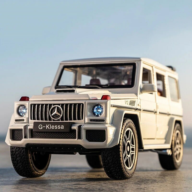1:24 AMG G63 Model Car, Zinc Alloy Pull Back Toy Car with Sound and Light for Kids Boy Girl Gift