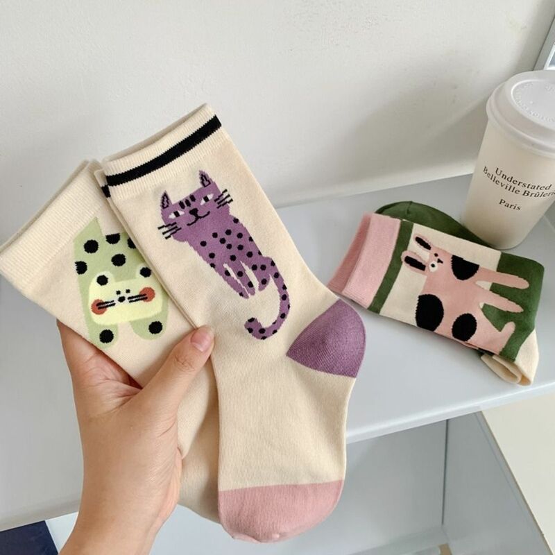 女性のためのレトロな漫画の猫の靴下,日本の原宿スタイルの綿の靴下,女の子のためのカジュアルな中央チューブ付き,1ペア
