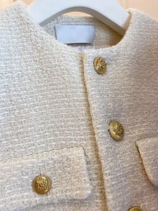 Твидовое пальто из французской шерсти, модное высококачественное короткое приталенное корейское пальто с золотыми пуговицами на весну и осень, Женская куртка, 2024