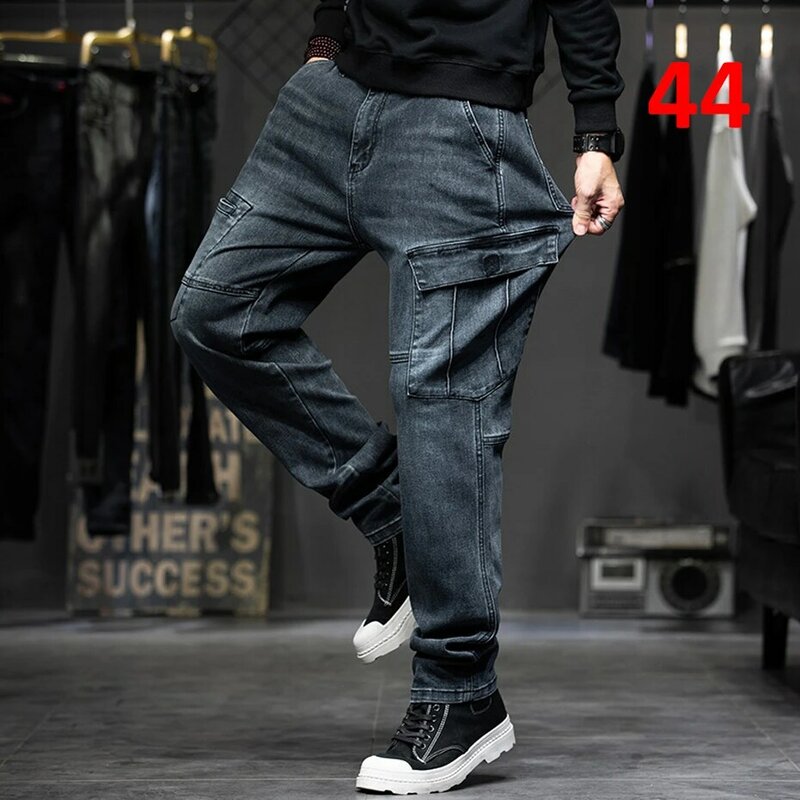 Celana panjang Jeans longgar pria, celana Denim ukuran besar 40 44, celana jins modis bersaku kargo untuk pria
