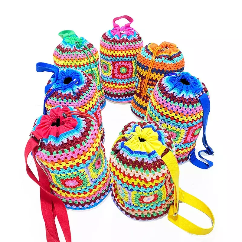 Bolsas de ombro de crochê boêmio para mulheres Mochilas quadradas de malha Bolsa de tecido artesanal Bolsa de viagem casual, Avó, barril, 2023