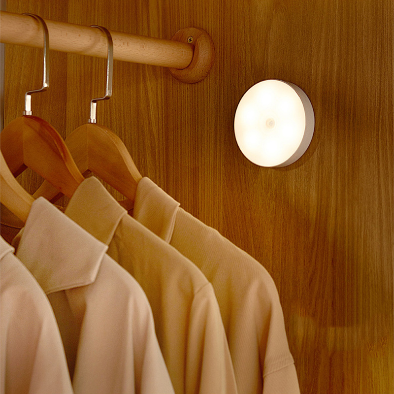 LED 야간 조명 모션 센서 벽걸이 램프, 창의적인 주방 침실 옷장 충전, 인기 침대 옆 조명